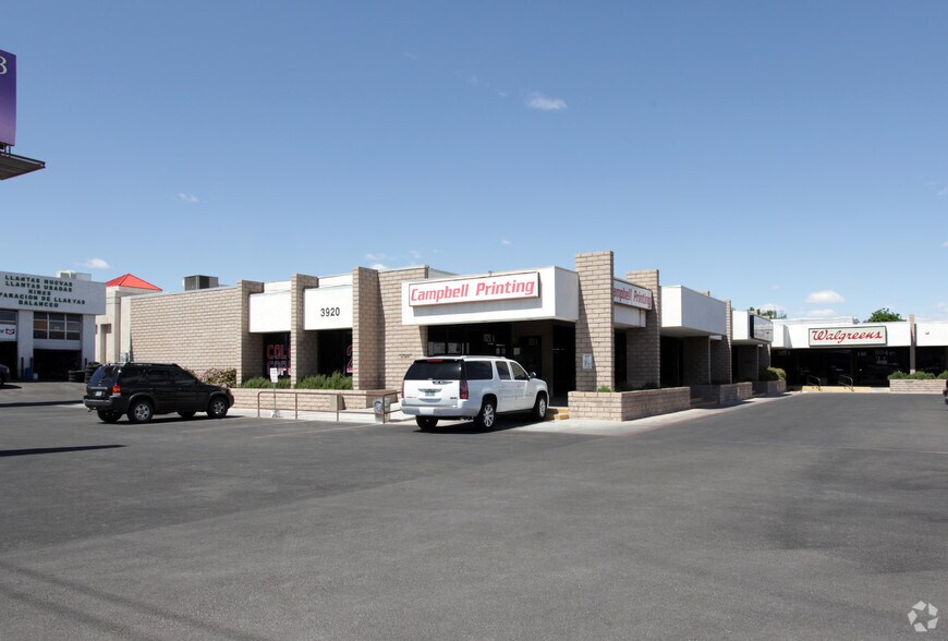 3900-3920 W Charleston Blvd, Las Vegas, NV à louer - Photo de l’immeuble – Image 2 sur 4