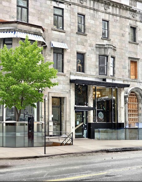 1494 Rue Sherbrooke O, Montréal, QC à louer - Photo de l’immeuble – Image 1 sur 4