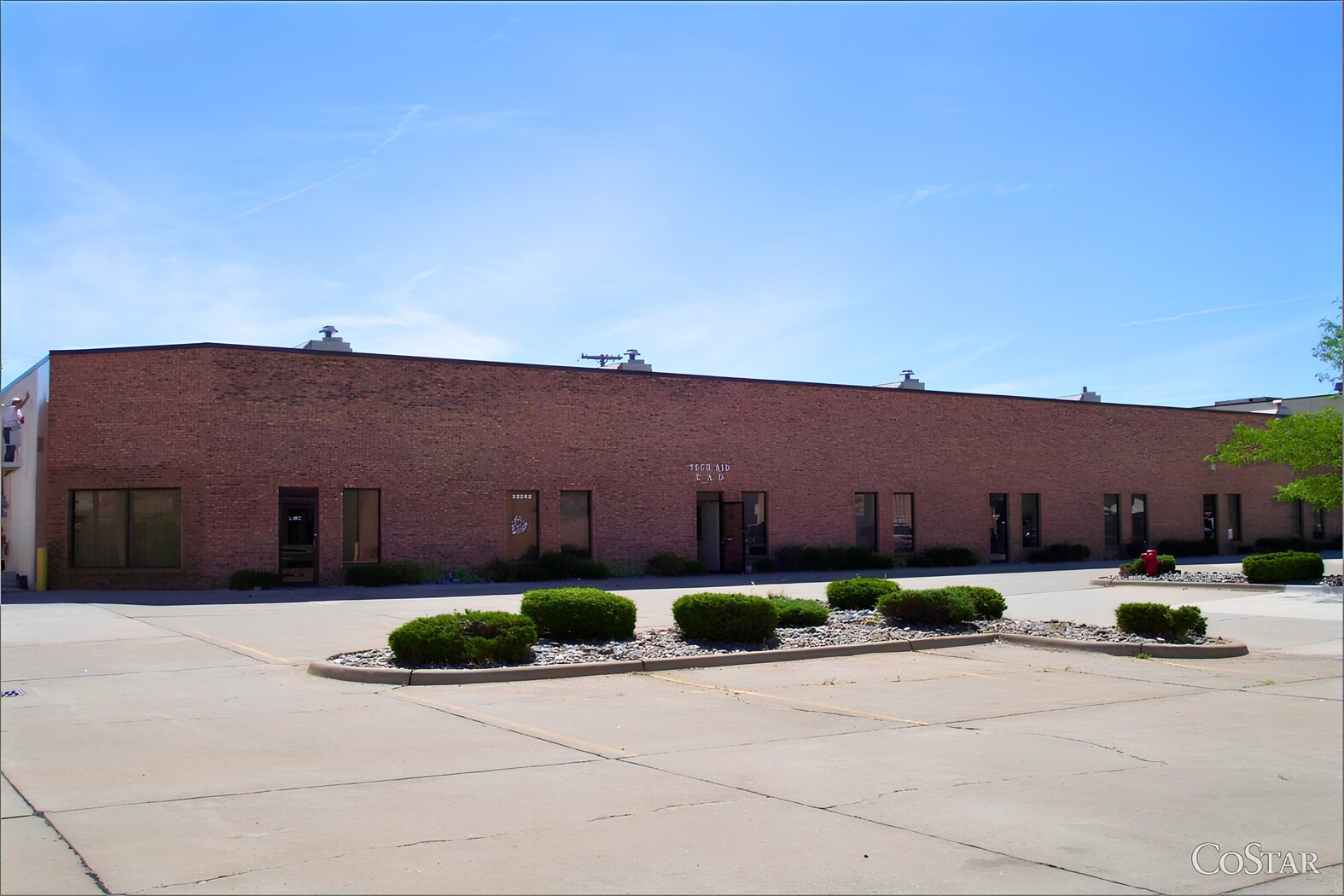 33250-33262 Groesbeck Hwy, Fraser, MI à louer Photo de l’immeuble– Image 1 sur 3