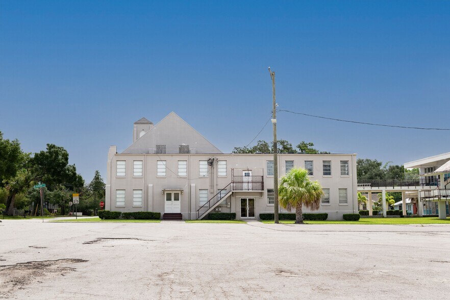 6018 N Highland Ave, Tampa, FL à vendre - Photo de l’immeuble – Image 3 sur 12