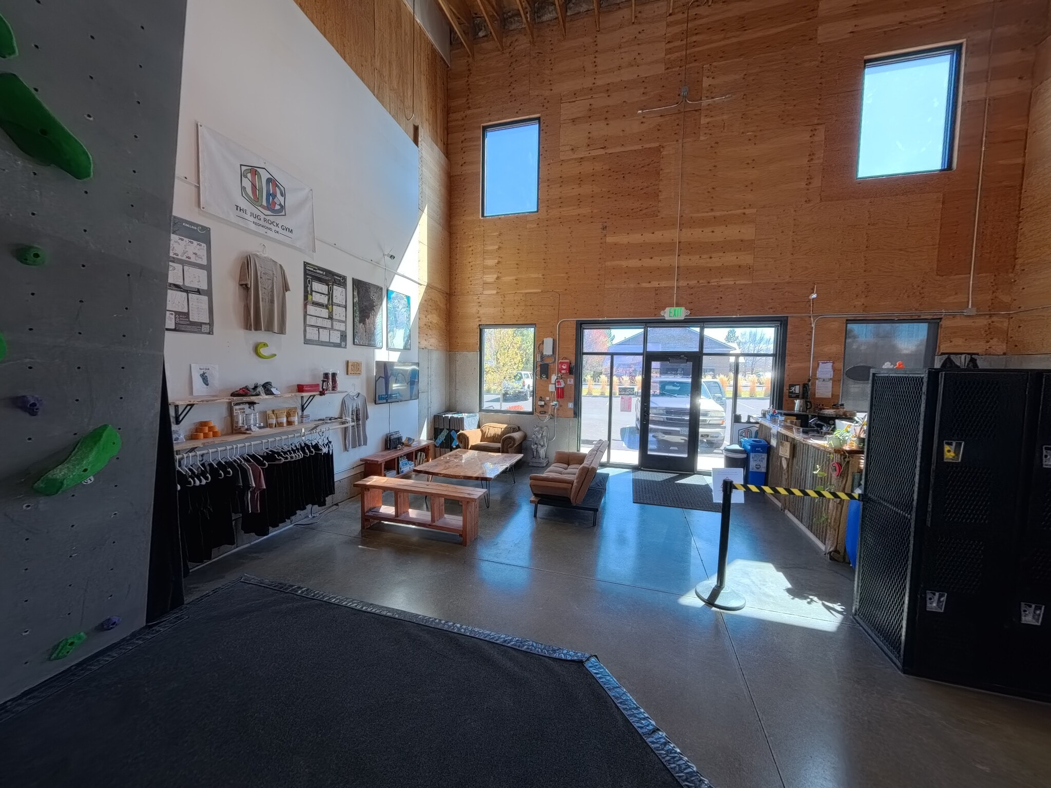 2405 SW 1st St, Redmond, OR à louer Photo intérieure– Image 1 sur 12