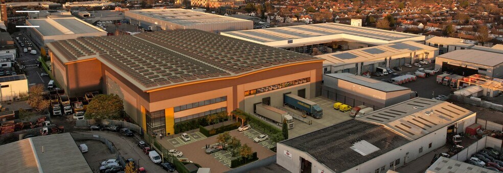 12 Imperial Way, Croydon à louer - Photo de l’immeuble – Image 1 sur 2