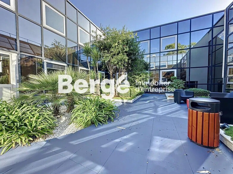 Bureau dans SOPHIA ANTIPOLIS à louer - Photo de l’immeuble – Image 3 sur 12