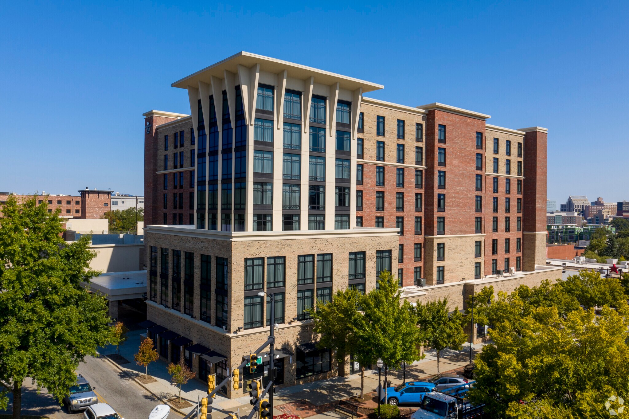 950 S Main St, Greenville, SC à louer Photo principale– Image 1 sur 11