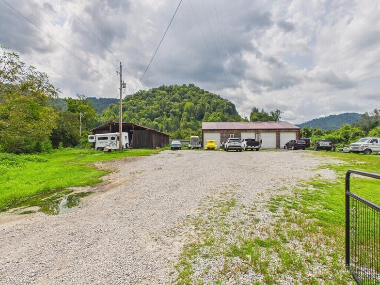 8031 Ky Route 122, Minnie, KY à vendre - Photo de l’immeuble – Image 3 sur 29
