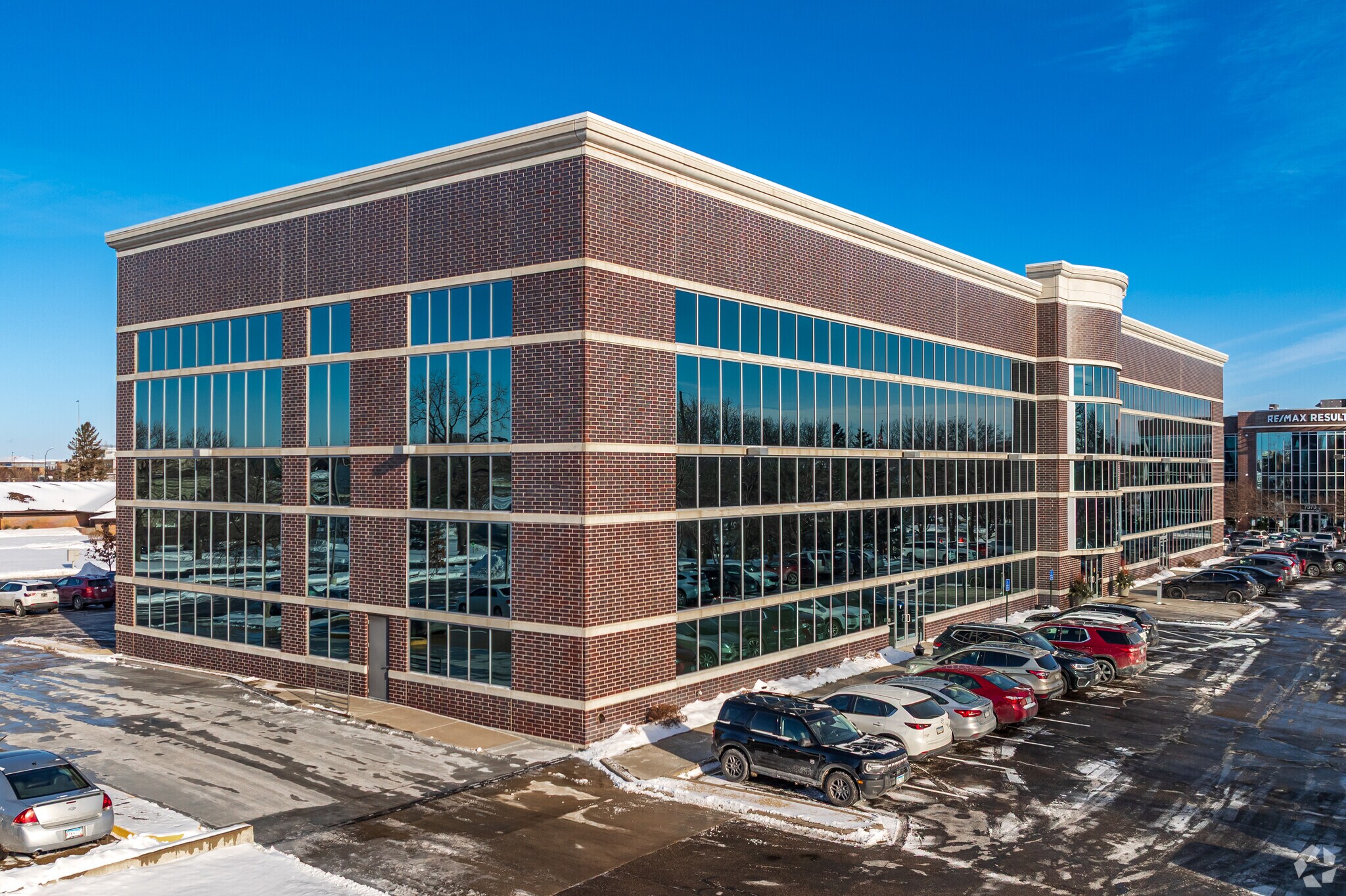 7365 Kirkwood Ct, Maple Grove, MN à louer Photo de l’immeuble– Image 1 sur 13