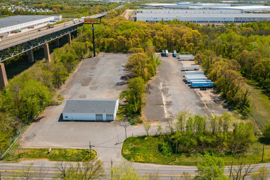 1922 River Rd, Burlington, NJ à louer - Photo de l’immeuble – Image 3 sur 11