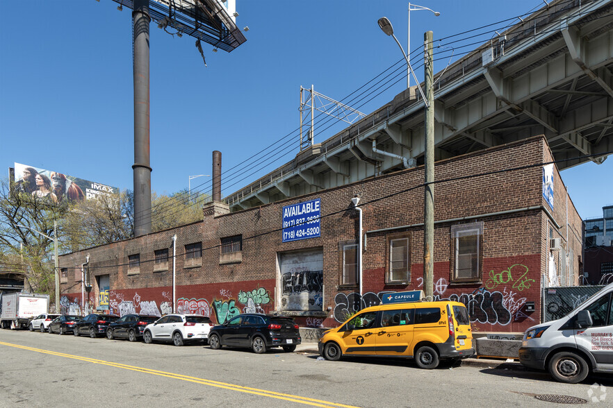 27-21 51st Ave, Long Island City, NY à louer - Photo principale – Image 2 sur 5