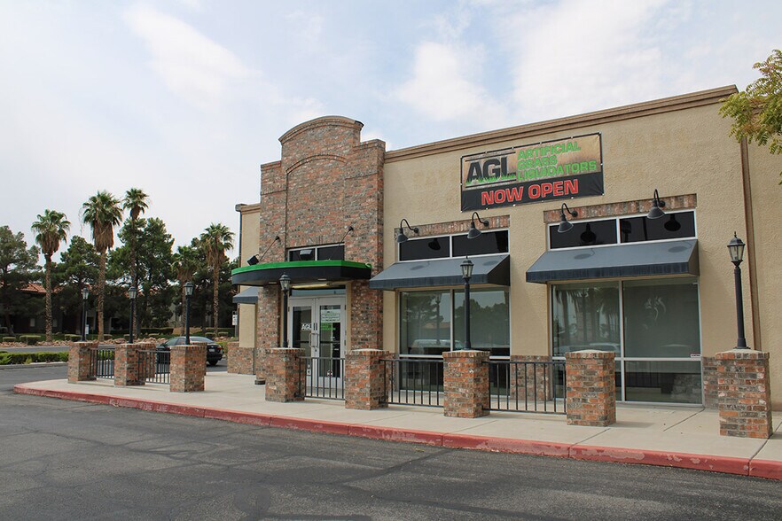 9470 W Sahara Ave, Las Vegas, NV à louer - Photo de l’immeuble – Image 2 sur 10