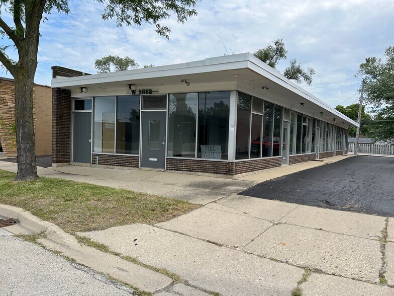 1612 W Northwest Hwy, Arlington Heights, IL à vendre - Photo de l’immeuble – Image 2 sur 15