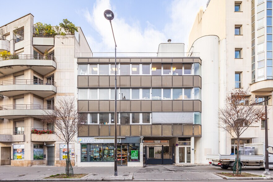 17 Bis Rue Frémicourt, Paris à louer - Photo de l’immeuble – Image 2 sur 4