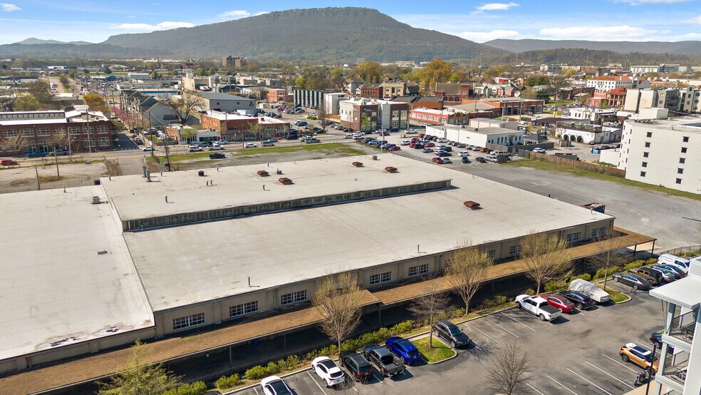 405 E Main St, Chattanooga, TN à vendre - Photo de l’immeuble – Image 3 sur 12