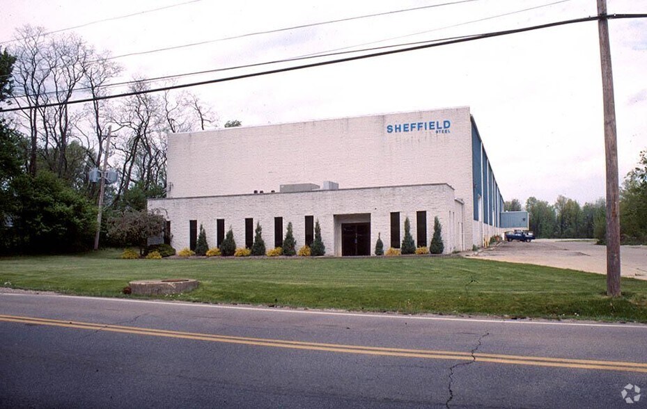 355 Ledge Rd, Macedonia, OH à vendre - Photo de l’immeuble – Image 3 sur 4