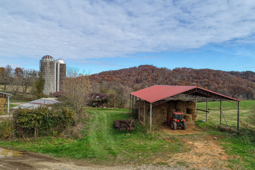 311 Ross Cemetery Rd, Rocky Top, TN à vendre - Photo de l’immeuble – Image 2 sur 51