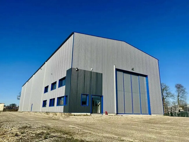 Plus de détails pour Industriel/Logistique à louer