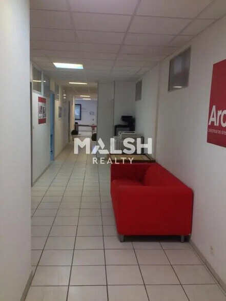 Bureau dans Meyzieu à louer - Photo de l’immeuble – Image 3 sur 13
