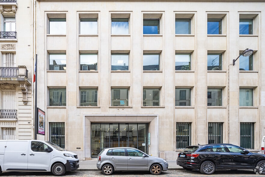 5 Rue François Ier, Paris à louer - Photo de l’immeuble – Image 2 sur 8