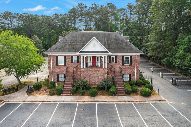 655 Village Square Dr, Stone Mountain, GA à louer Photo de l’immeuble– Image 1 sur 20