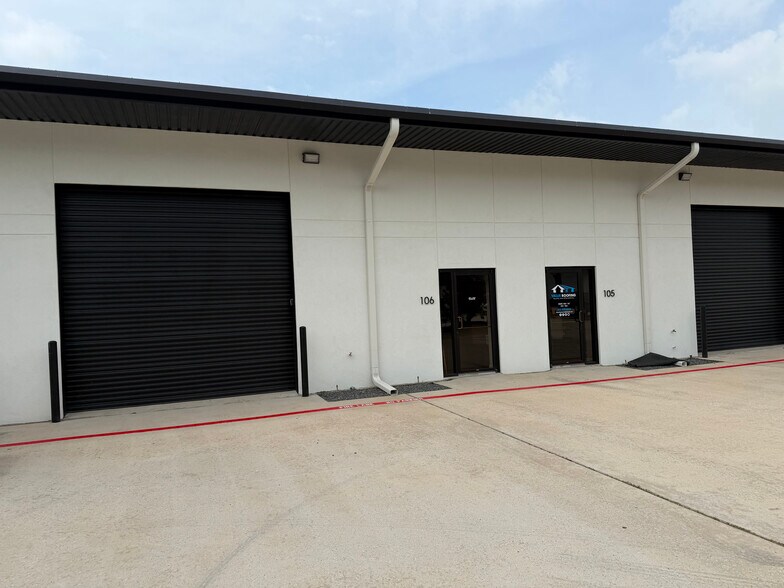 28030 FM 2978 Rd, Magnolia, TX à louer - Photo de l’immeuble – Image 3 sur 10