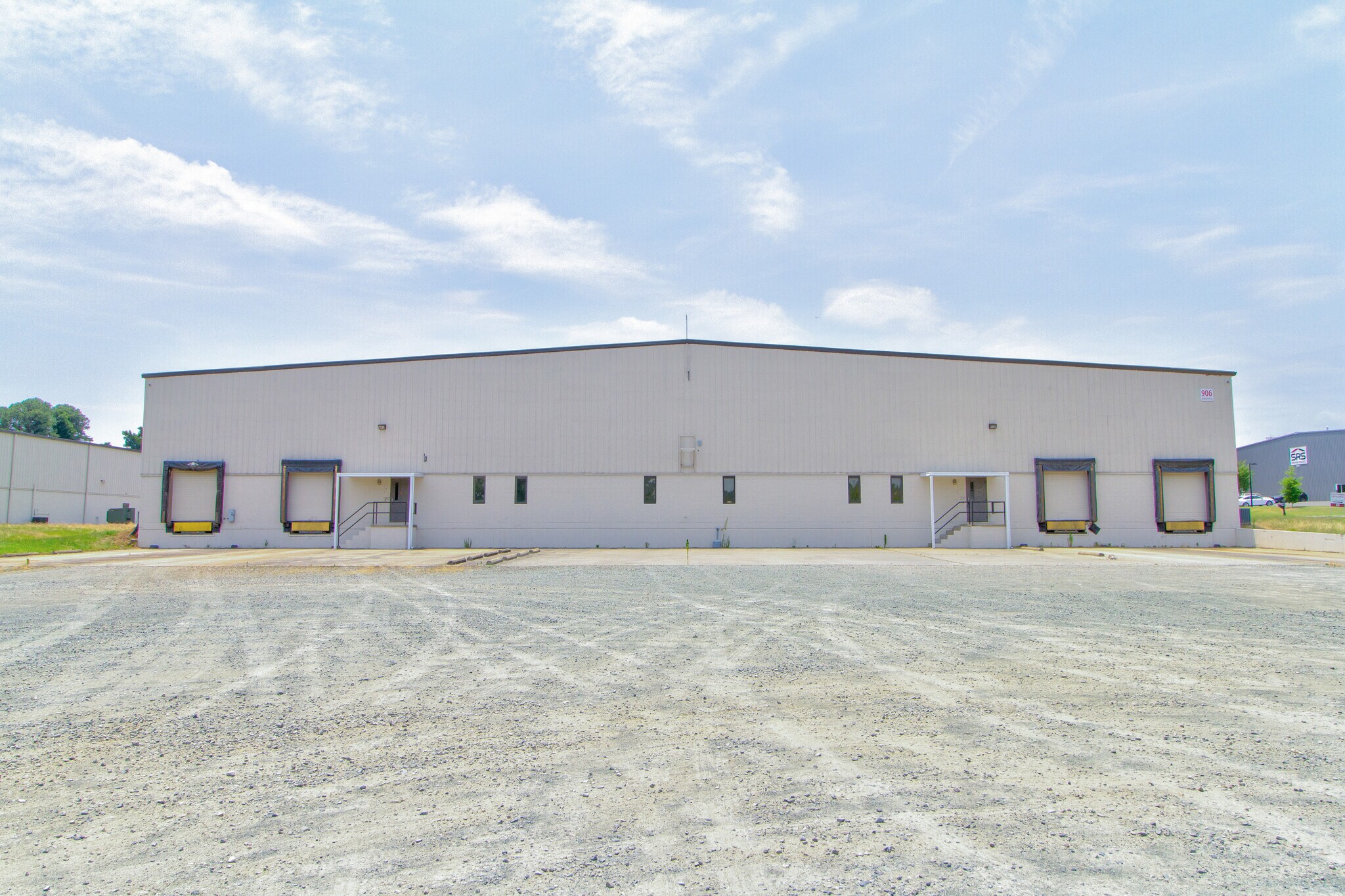 906 J R Industrial Blvd, Sanford, NC à louer Photo de l’immeuble– Image 1 sur 4
