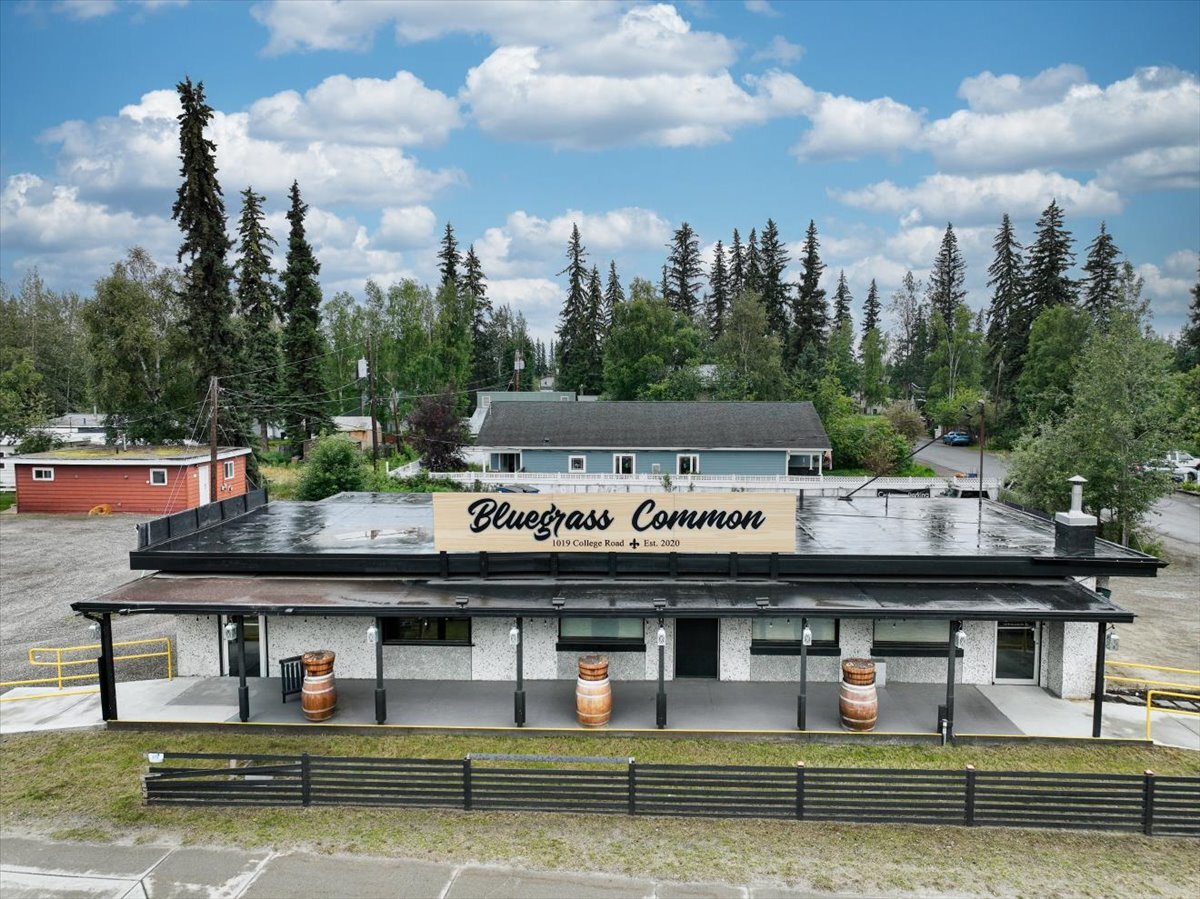 1019 College Rd, Fairbanks, AK à vendre Photo de l’immeuble– Image 1 sur 38