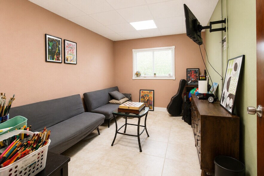 412 SW 5th St, Homestead, FL à louer - Photo de l’immeuble – Image 3 sur 15