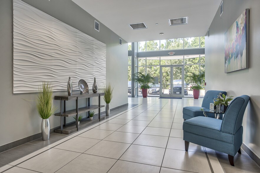 15109 Heathrow Forest Pky, Houston, TX à vendre - Photo intérieure – Image 3 sur 10