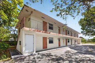 Plus de détails pour 1601 NE 3rd Ave, Delray Beach, FL - Logement à vendre