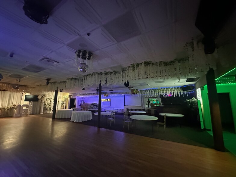 2200 W Alameda Ave, Denver, CO à louer - Photo intérieure – Image 3 sur 13