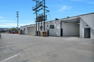 11100 Hindry Ave, Los Angeles, CA à louer Photo intérieure– Image 2 sur 12