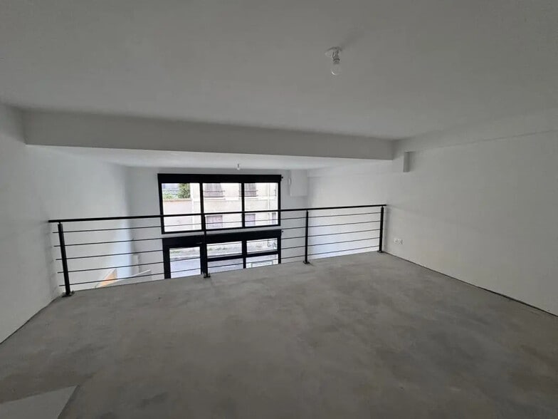 Bureau dans Montreuil à vendre - Photo de l’immeuble – Image 2 sur 10
