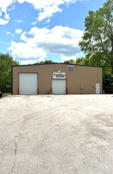 4126 W Junction St, Springfield, MO à louer - Photo de l’immeuble – Image 1 sur 10