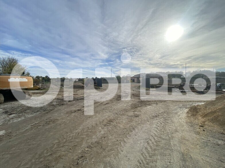 Local d'activités dans Caussade à vendre - Photo de la construction – Image 3 sur 9