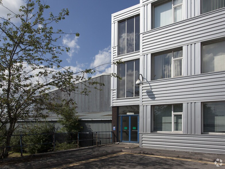 School Ln, Blackburn à louer - Photo de l’immeuble – Image 2 sur 3