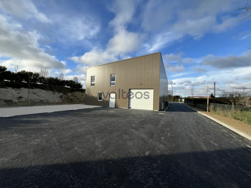 Industriel/Logistique dans Labarthe-sur-Lèze à louer Photo de l’immeuble– Image 1 sur 6