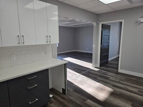 17 Grenfell Cres, Ottawa, ON à louer Photo intérieure– Image 2 sur 14