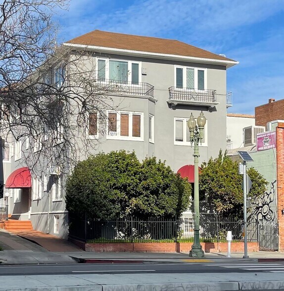 370 Grand Ave, Oakland, CA à louer - Photo de l’immeuble – Image 1 sur 1