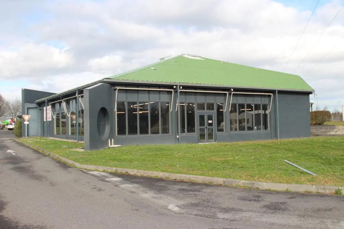 Local commercial dans Serres-Castet à louer Photo de l’immeuble– Image 1 sur 7