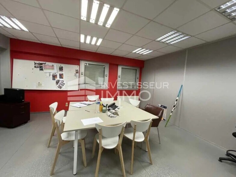 Local d'activités dans Vaux-le-Pénil à vendre - Photo intérieure – Image 1 sur 4