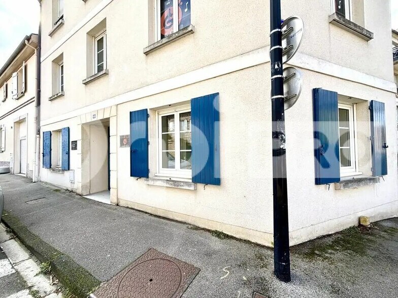 16 Rue Des Veneurs, Compiègne à louer - Photo de l’immeuble – Image 1 sur 5