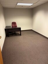 750 2nd St NE, Hopkins, MN à louer Photo intérieure– Image 1 sur 2