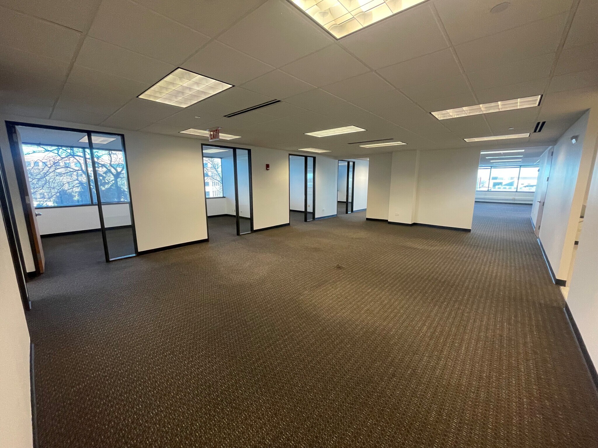 18W200 W 22nd St, Oakbrook Terrace, IL à louer Photo intérieure– Image 1 sur 5