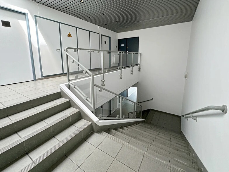 Bureau dans Saint-Germain-en-Laye à vendre - Photo intérieure – Image 3 sur 8