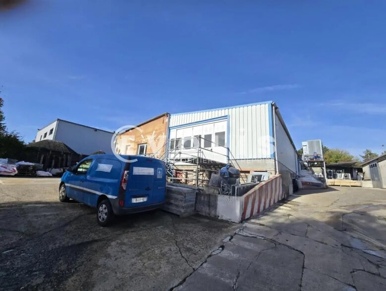 Local d’activités dans Verrières-le-Buisson à louer - Photo de l’immeuble – Image 1 sur 10