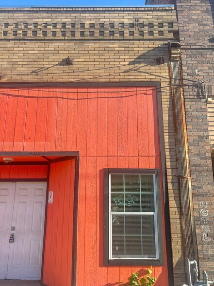 Elm Street Portfolio portefeuille de 2 biens à vendre sur LoopNet.fr - Photo de l’immeuble – Image 3 sur 5