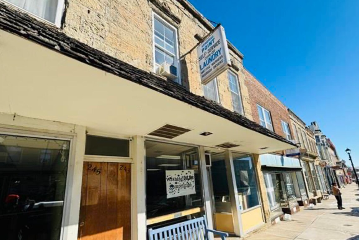 243 High St, Mineral Point, WI à vendre Photo principale– Image 1 sur 23
