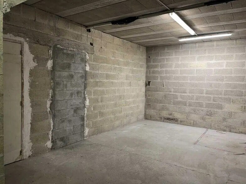 Bureau dans Creil à louer - Photo de l’immeuble – Image 2 sur 3
