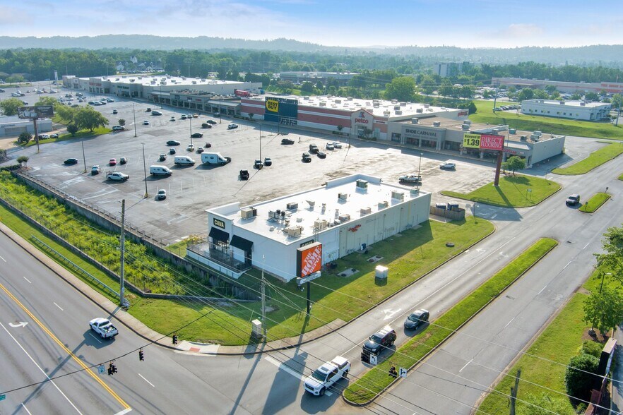 2288 Gunbarrel Rd, Chattanooga, TN à louer - Photo de l’immeuble – Image 2 sur 20