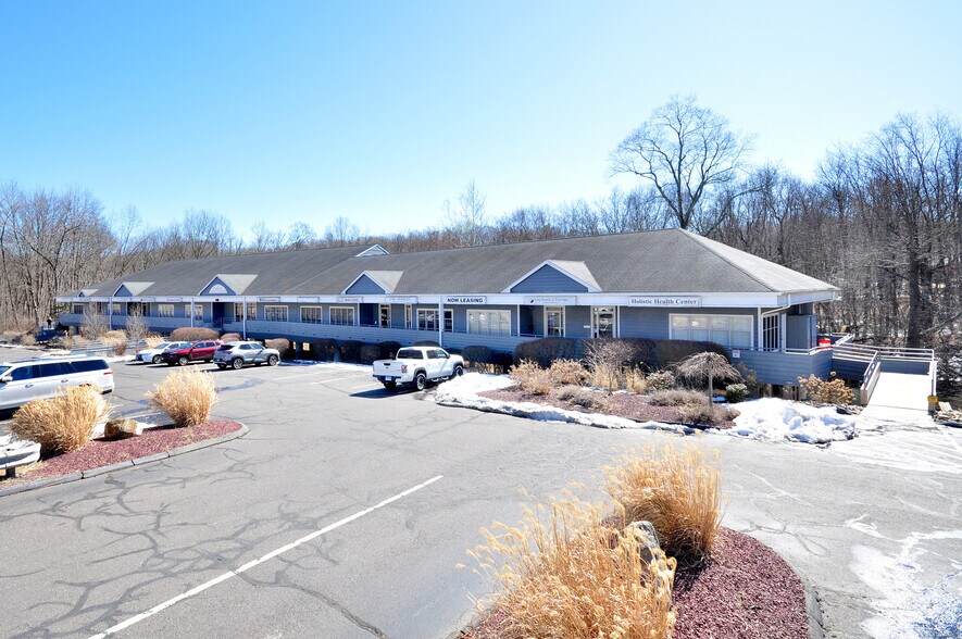 75 Berlin Rd, Cromwell, CT à vendre - Photo de l’immeuble – Image 2 sur 47