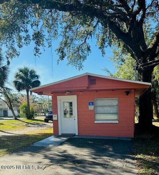 529 S 9th St, Fernandina Beach, FL à vendre - Photo de l’immeuble – Image 1 sur 14